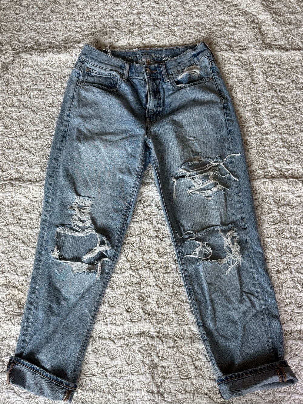 American Eagle distressed jeans, 90’s straight